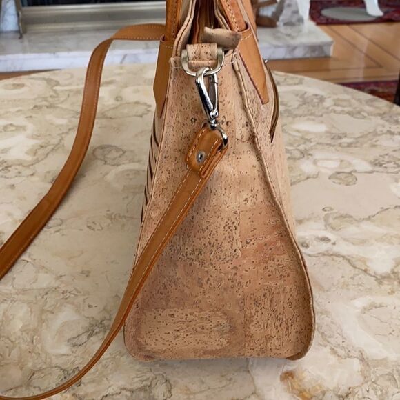 Viator Natural Portuguese Cork Vegan Crossbody Bag - Picture 5 of 11